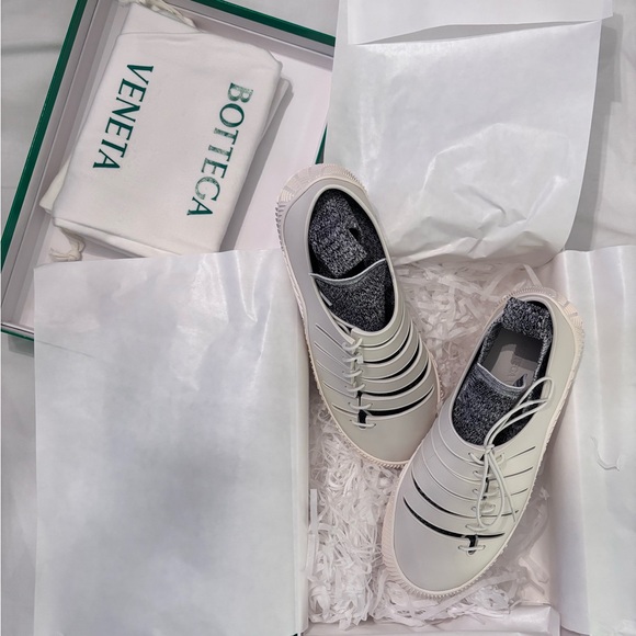 Stylish White Bottega Shoes - Picture 2 of 6